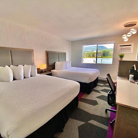 The Spot At Porpoise Bay Motel Sechelt Dış mekan fotoğraf