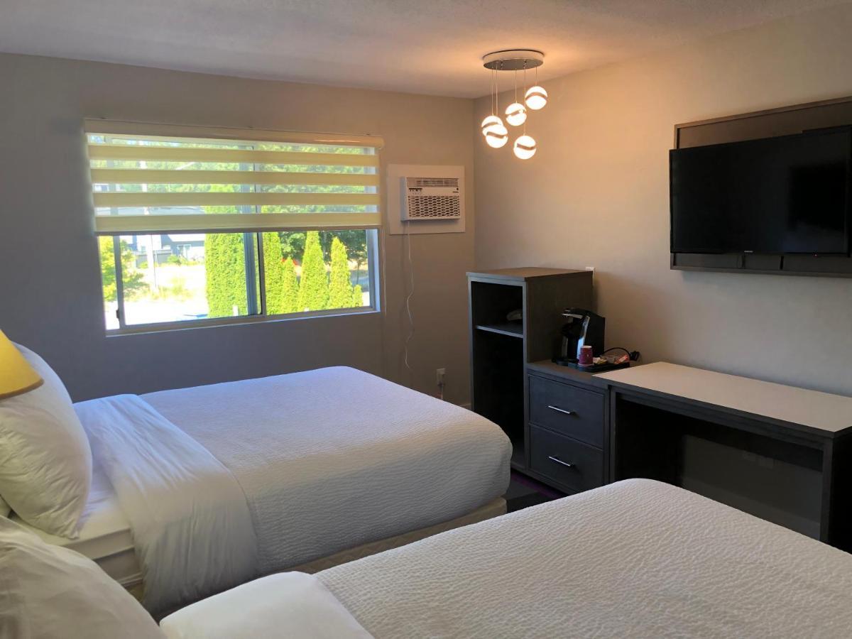 The Spot At Porpoise Bay Motel Sechelt Dış mekan fotoğraf
