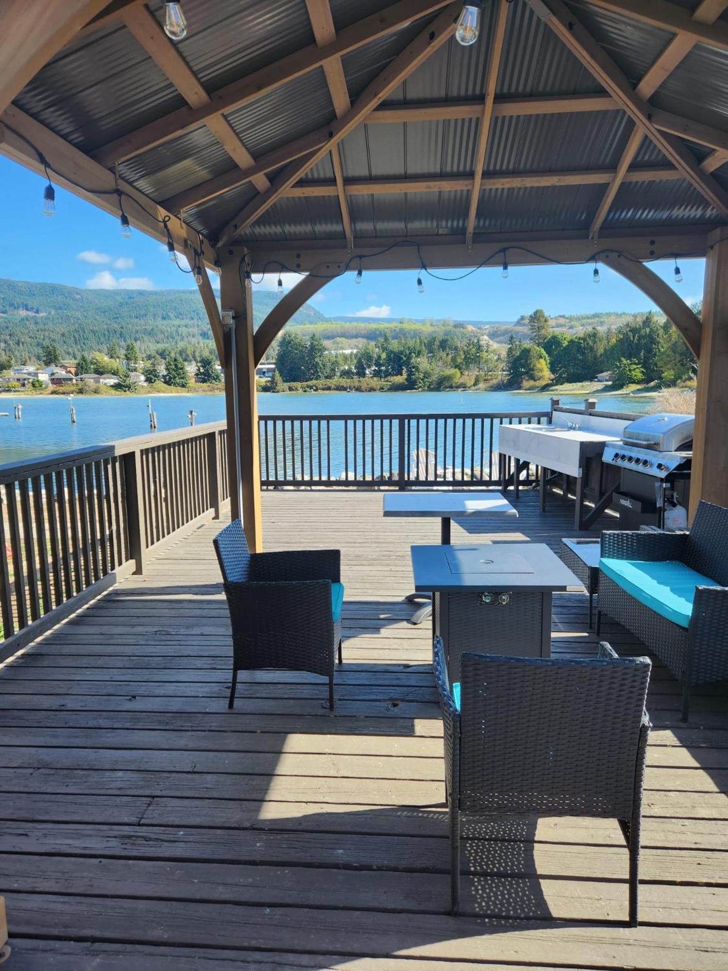 The Spot At Porpoise Bay Motel Sechelt Dış mekan fotoğraf